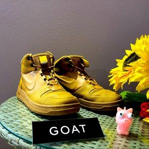 Nike Path Winter/WNTR "Wheat" Size 7.5